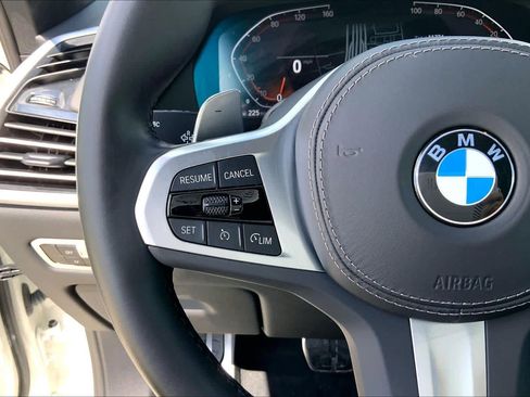 Used 2023 BMW X5 sDrive40i w/ M Sport Package RWD image 21