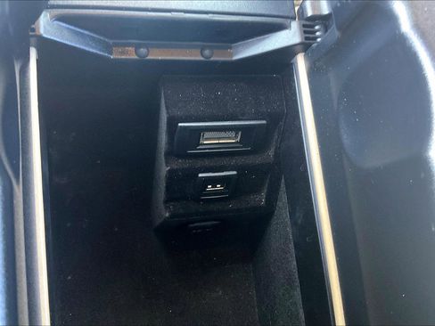 Used 2014 Mercedes-Benz SL 550 image 37