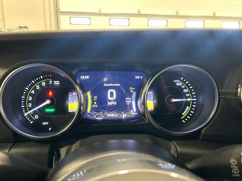 Used 2022 Jeep Wrangler Unlimited Sahara AWD/4WD image 20