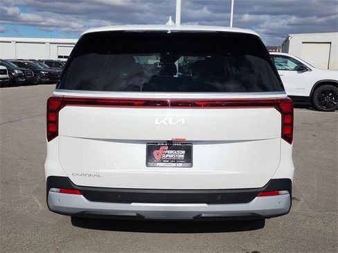 New 2026 Kia Carnival image 4