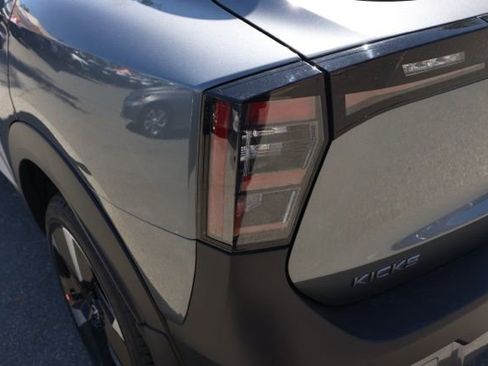 New 2026 Nissan Kicks SR image 7