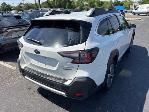 Certified 2025 Subaru Outback Touring w/ Popular Package #2 AWD/4WD image 3
