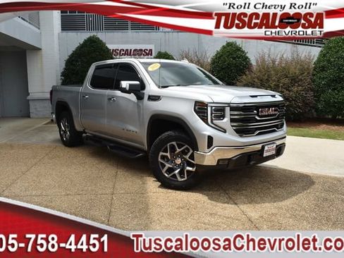 Used 2022 GMC Sierra 1500 SLT w/ X31 Off-Road Package AWD/4WD image 1
