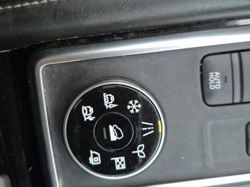 Used 2022 Nissan Pathfinder SL image 27