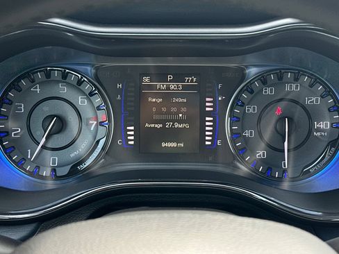 Used 2015 Chrysler 200 S FWD image 25