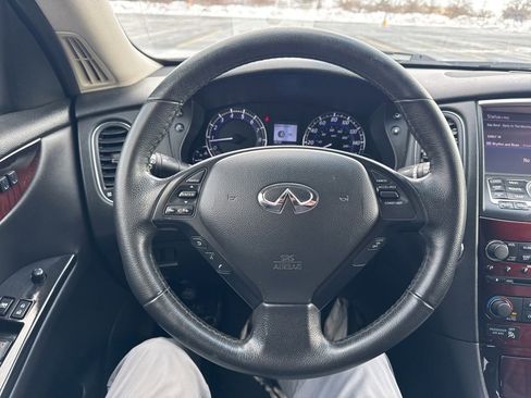 Used 2017 INFINITI QX50 2WD w/ Premium Plus Package image 16