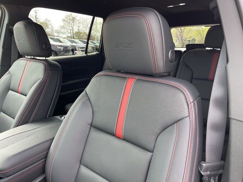 New 2026 Chevrolet Traverse RS w/ LPO, Floor Liner Package image 8