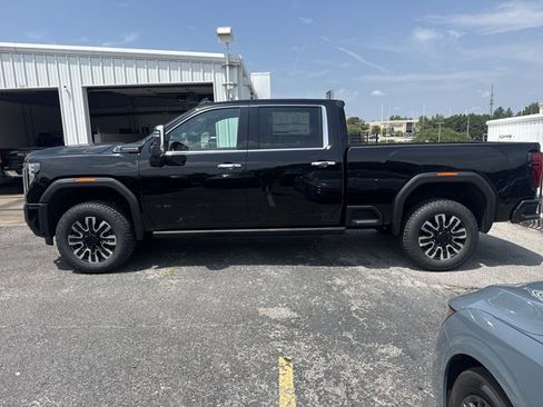 New 2026 GMC Sierra 2500 Denali Ultimate w/ LPO, Black Badging Package AWD/4WD image 9