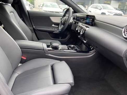 Used 2023 Mercedes-Benz CLA 250 4MATIC image 27