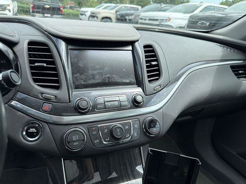 Used 2019 Chevrolet Impala LT w/ Sunroof and Spoiler Package FWD image 15