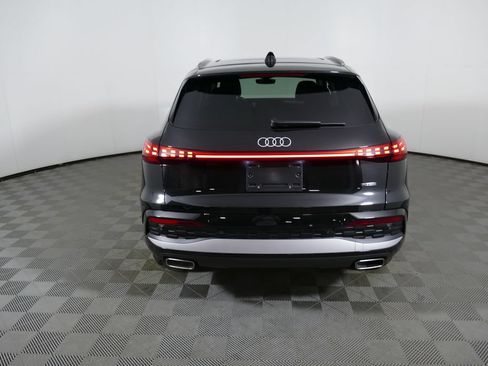Certified 2025 Audi Q5 Premium w/ Convenience Package AWD/4WD image 4