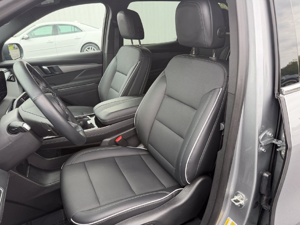 Used 2025 Buick Enclave Preferred AWD/4WD image 21