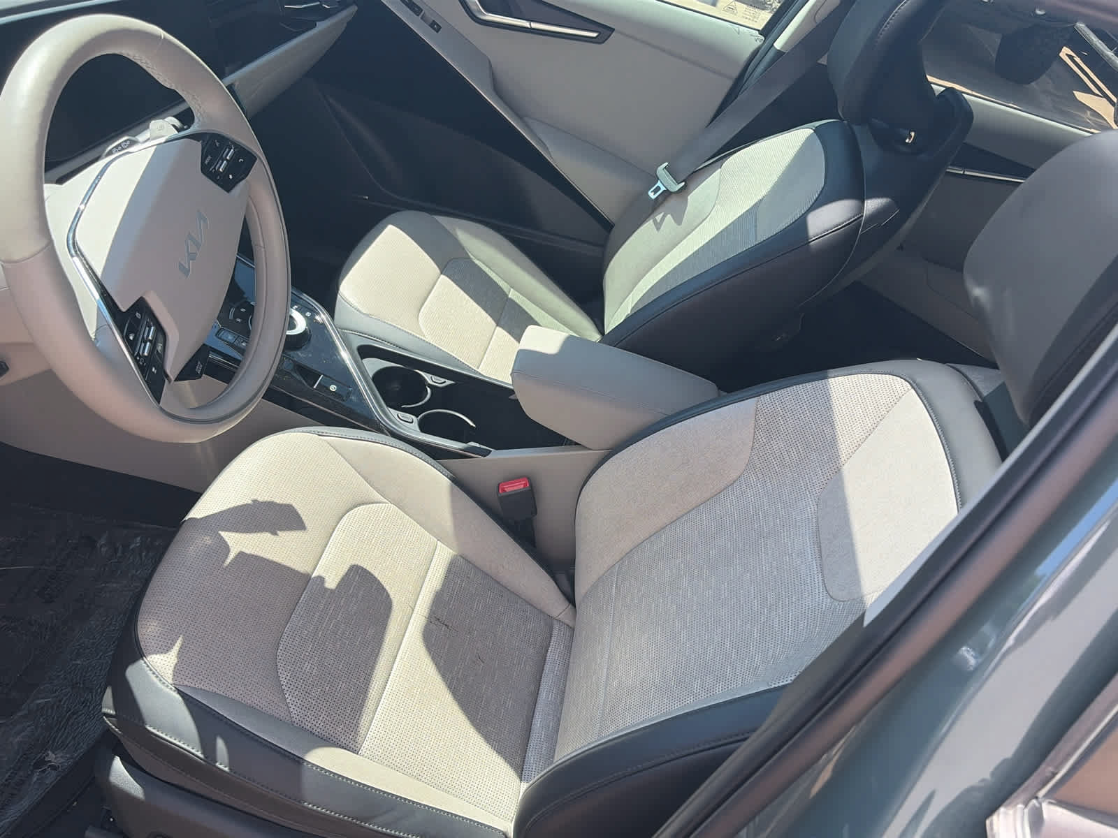 Used 2024 Kia Niro Wave w/ Wave Preserve Package FWD image 24