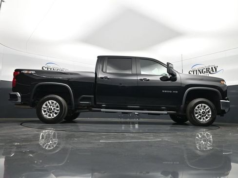 Used 2025 Chevrolet Silverado 2500 LT w/ Convenience Package image 24