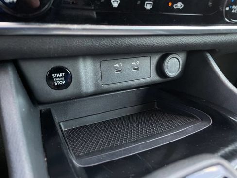 Used 2024 Nissan Rogue S AWD/4WD image 20