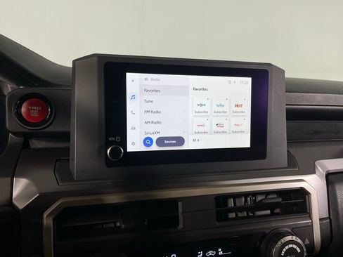 Used 2025 Toyota Tacoma TRD Sport image 35