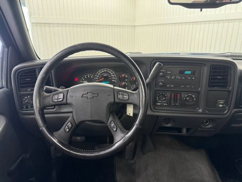Used 2004 Chevrolet Silverado 1500 W/T RWD image 13