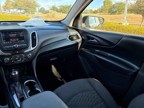 Used 2021 Chevrolet Equinox LT FWD image 25