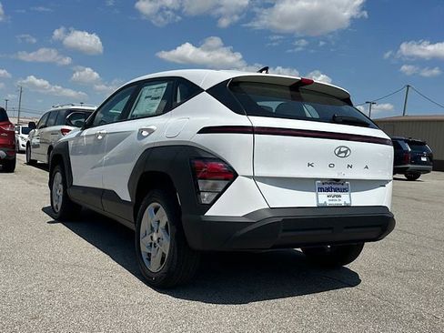 New 2026 Hyundai Kona SE image 5