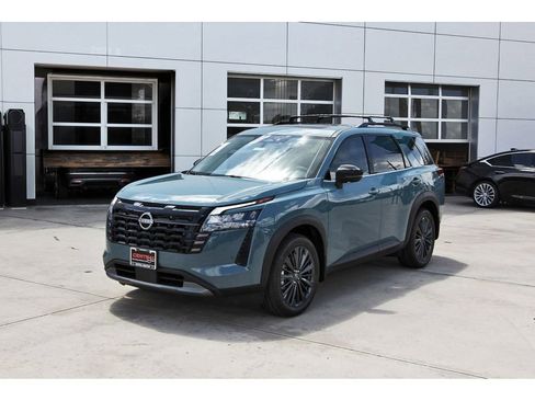New 2026 Nissan Pathfinder SL w/ SL Premium Package (P04) FWD image 2