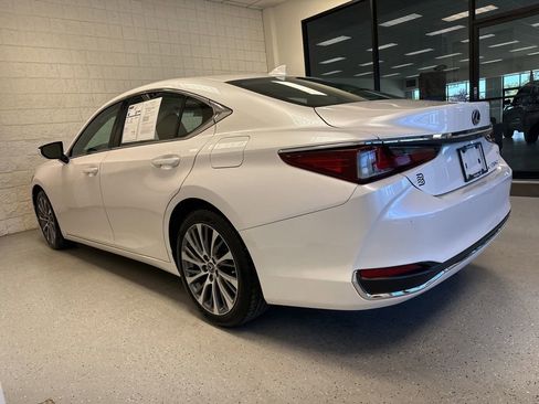 Used 2021 Lexus ES 250 w/ Premium Package AWD/4WD image 3
