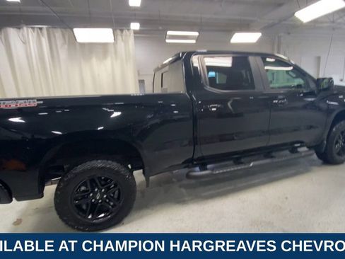 Used 2024 Chevrolet Silverado 1500 LT Trail Boss w/ LT Trail Boss Premium Package AWD/4WD image 2