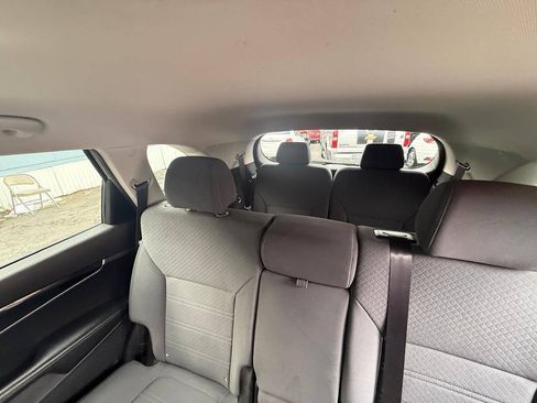 Used 2020 Kia Sorento LX w/ LX I4 Convenience Package AWD/4WD image 17
