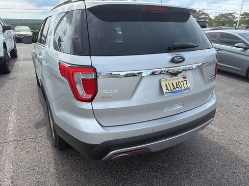 Used 2016 Ford Explorer XLT w/ Equipment Group 202A FWD image 3