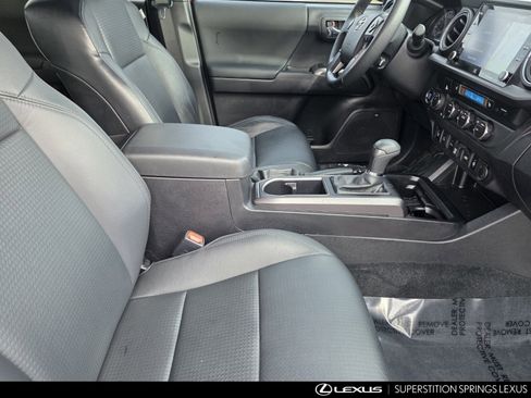 Used 2023 Toyota Tacoma TRD Off-Road w/ TRD Premium Off Road Package image 28