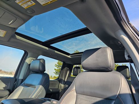 Used 2023 Ford F350 Lariat image 29