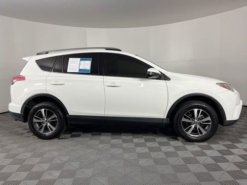 Used 2018 Toyota RAV4 XLE image 11