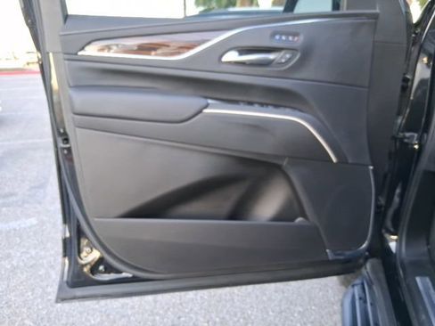 Used 2024 Cadillac Escalade Premium Luxury RWD image 19