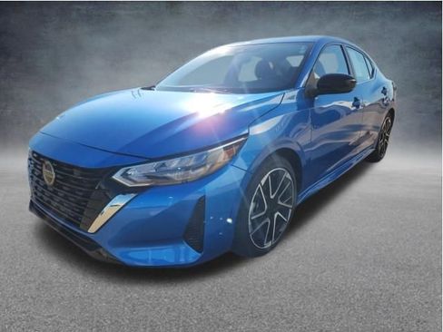 Used 2025 Nissan Sentra SR FWD image 2