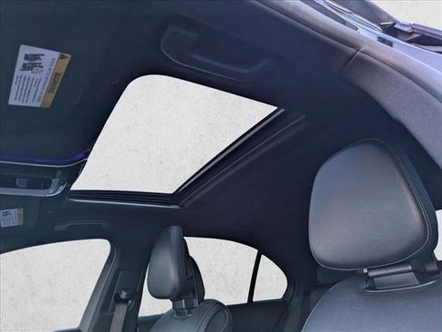 Used 2022 Mercedes-Benz C 300 Sedan image 15