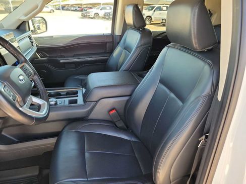 Used 2024 Ford Expedition XLT RWD image 15
