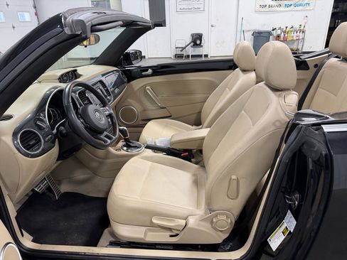 Used 2014 Volkswagen Beetle R-Line image 27