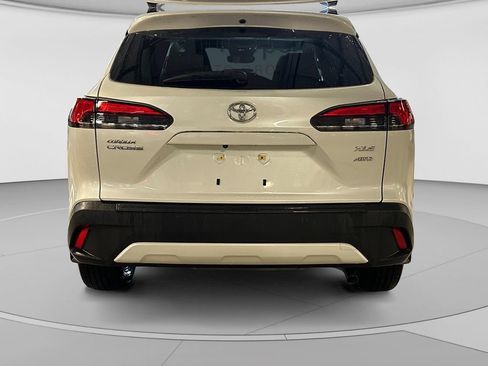 Used 2023 Toyota Corolla Cross XLE w/ Convenience Package AWD/4WD image 4