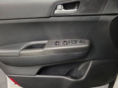 Used 2019 Kia Sportage LX image 22
