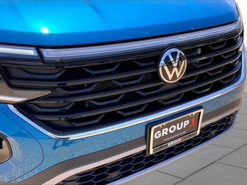 Used 2024 Volkswagen Atlas Cross Sport SE FWD image 30