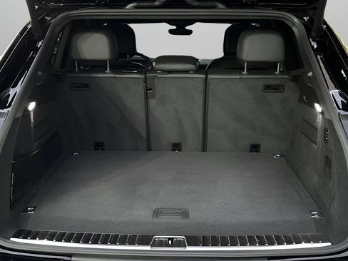 Used 2025 Porsche Cayenne E-Hybrid Coupe image 8