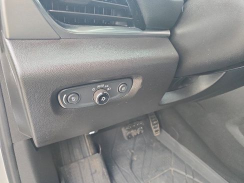 Used 2021 Chevrolet Traverse LT w/ LPO, Blackout Package image 27