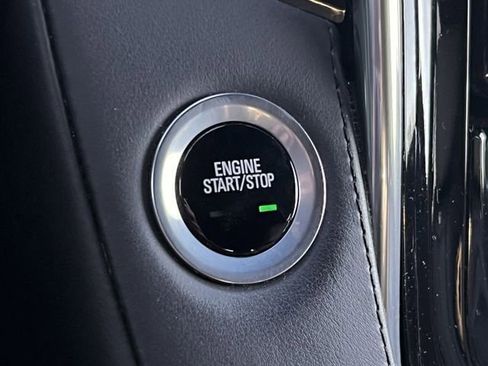 Used 2018 Cadillac Escalade Platinum image 19