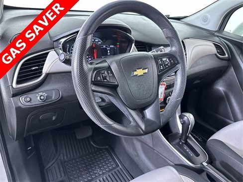 Used 2017 Chevrolet Trax LT image 10