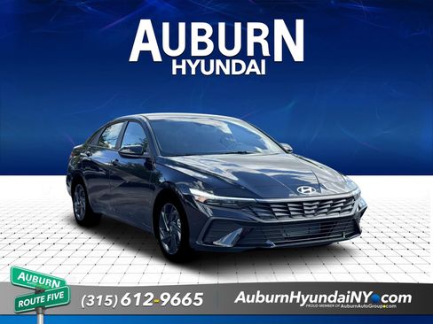 New 2026 Hyundai Elantra Sport FWD image 11