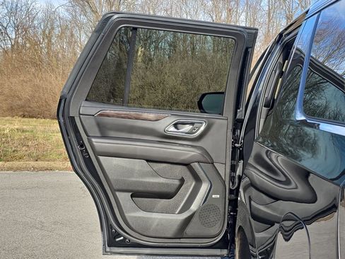 Used 2023 Chevrolet Tahoe Z71 image 23