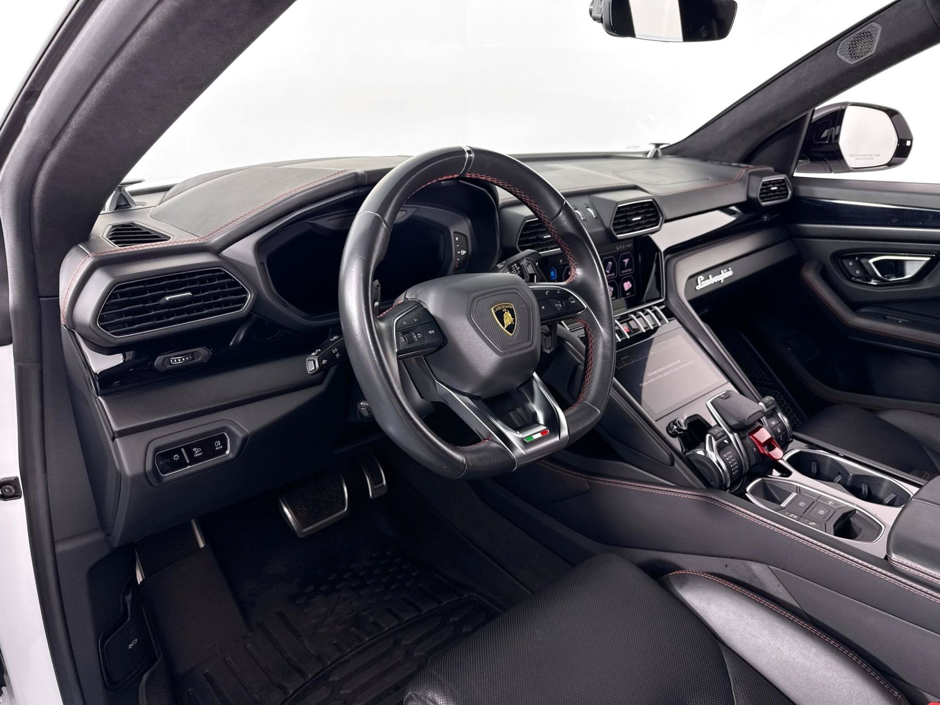 Used 2021 Lamborghini Urus AWD/4WD image 9