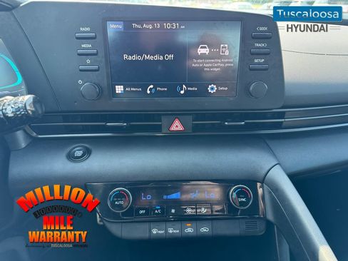 Used 2025 Hyundai Elantra Sport FWD image 13