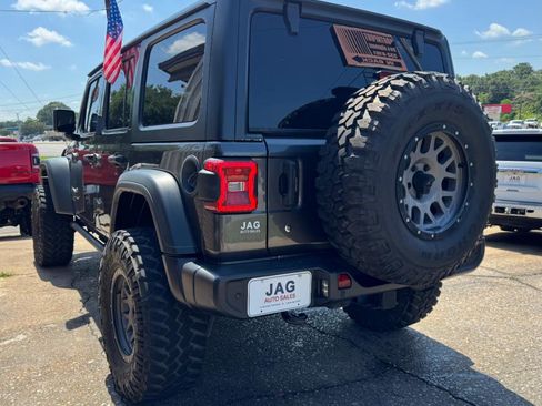 Used 2018 Jeep Wrangler Unlimited Sport S AWD/4WD image 7