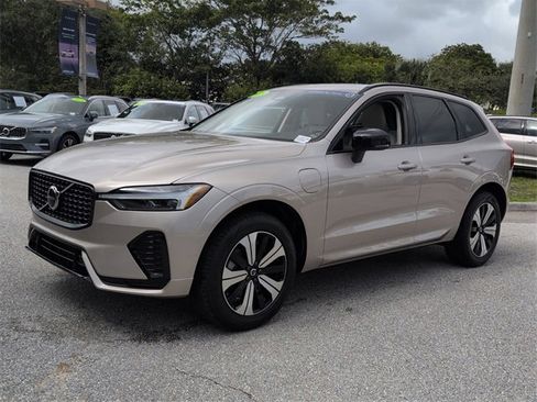 Used 2025 Volvo XC60 T8 Core w/ Protection Package Premier image 4