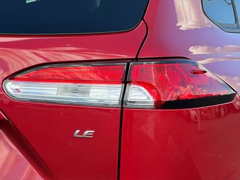 Certified 2022 Toyota Corolla Cross LE FWD image 32